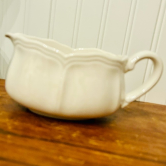 Vintage Federalist Ironstone Gravy or Sauce Pitcher - Picture 1 of 5